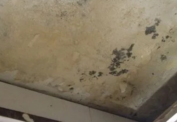 珲春阳台漏水维修公司分享下珲春卫生间渗水维修需要注意哪些问题。